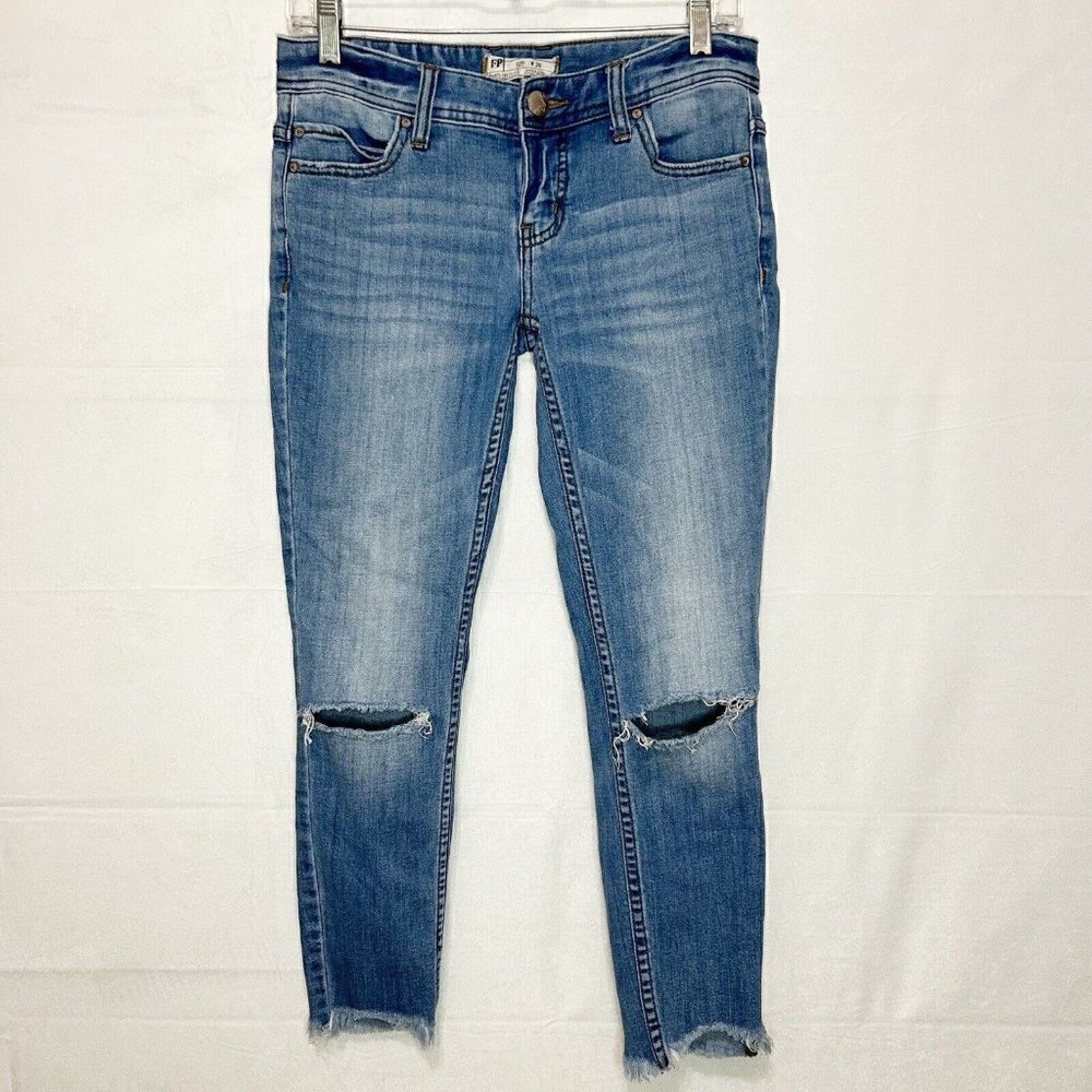 Free People Women's Skinny Low Rise Distressed Raw Hem Jeans Blue Size (26x25)